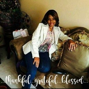 Meet your Posher, Cassandra